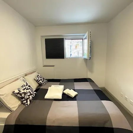 Five Stars Comfort Near The Lake Apartment