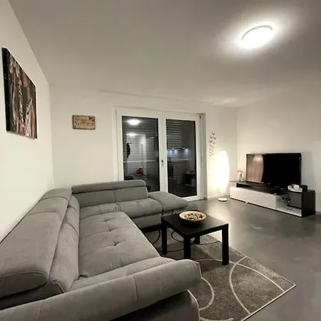 Five Stars Comfort Near The Lake Apartment *