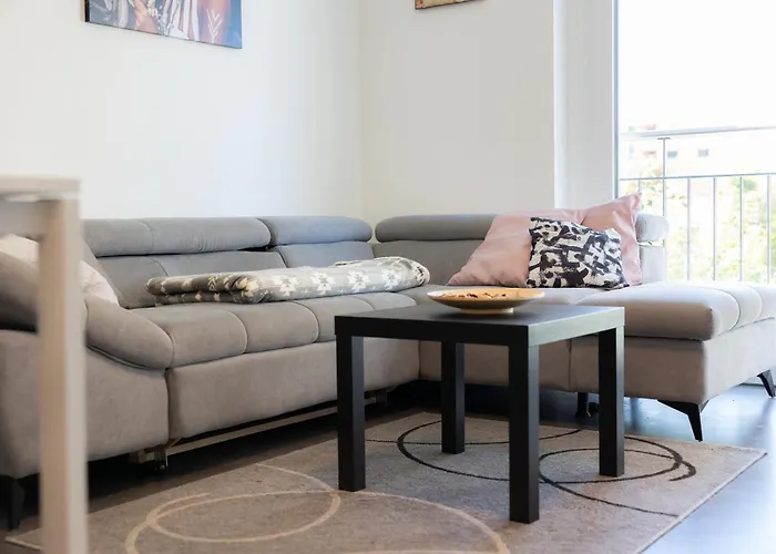 Five Stars Comfort Near The Apartment